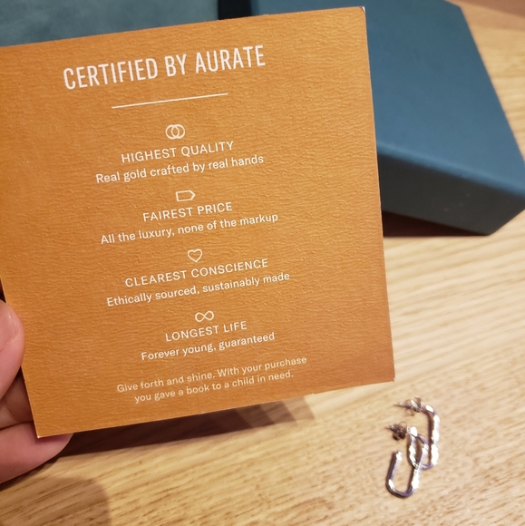 Aurate Oval Earrings - White Gold 14K - Picture 3 of 5